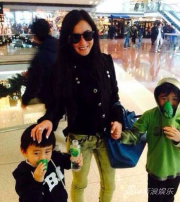 張柏芝定居新加坡 兒子入讀國際學(xué)校