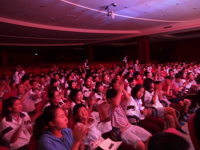 比賽現(xiàn)場同學(xué)們躍躍欲試