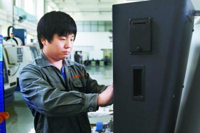 職業學校畢業生給清華學生當老師