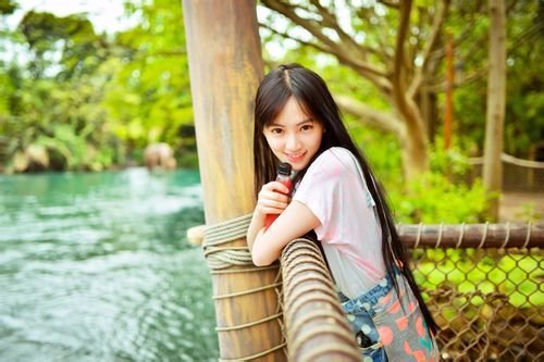 武漢大學(xué) 黃燦燦