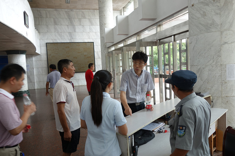 安徽農業大學副校長韓軍帶隊檢查新學期工作情況