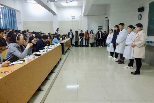 平頂山學院醫(yī)學院舉行求職技能大賽決賽