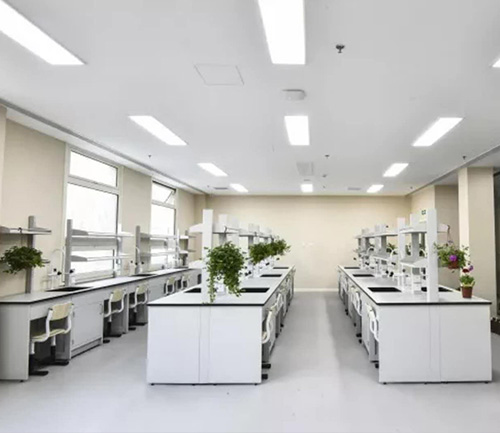 明誠外國語學校實驗室