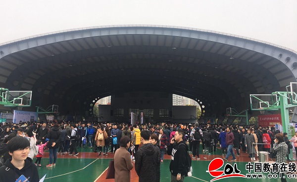 2018年上海專科層次自主招生咨詢會在濟光學(xué)院舉行