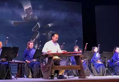 古琴大師趙金陽擔任清華志清校國際部音樂指導老師