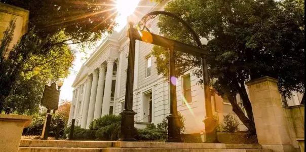 讀國際高中怎么能不了解美國知名公立大學(xué)錄取趨勢(shì)?