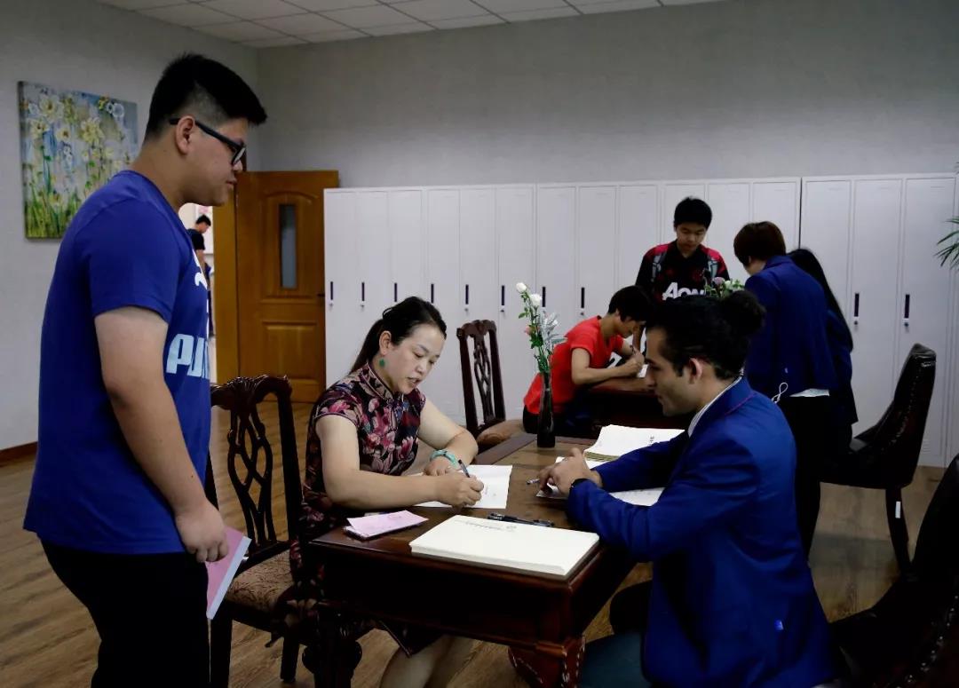 清華志清國際高中部開學(xué)典禮