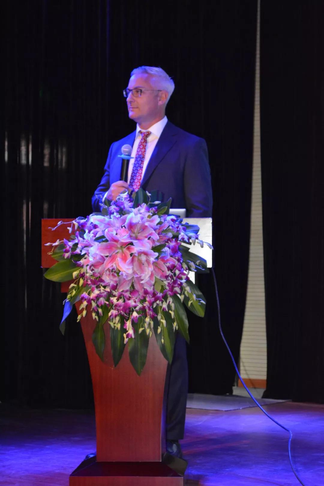 清華志清國際高中部開學(xué)典禮