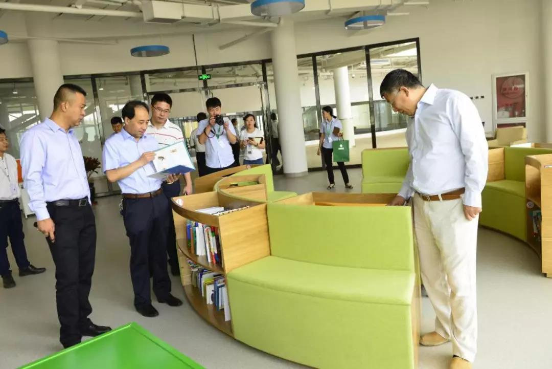 北大科技園、北大青鳥領導蒞臨北大附屬益田同文學校考察