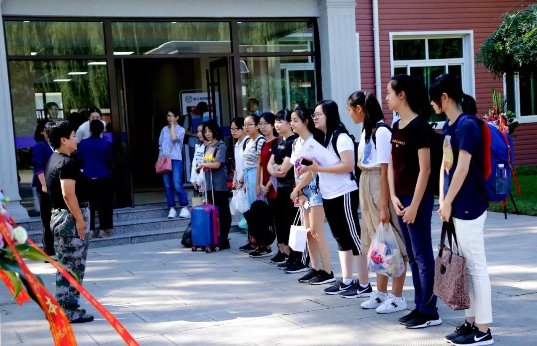 清華志清國際高中部開學(xué)典禮