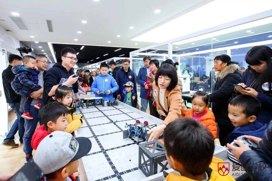 北京愛迪學校 小創客·大夢想 | 玩是一種態度 一種實踐