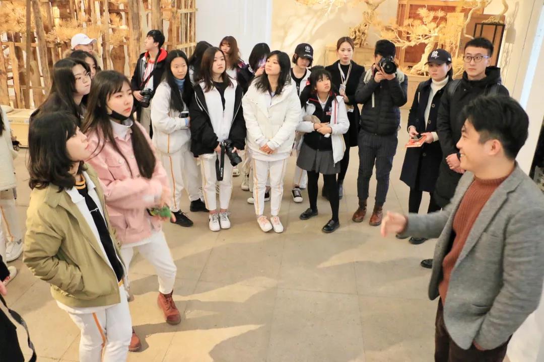 愛迪學子與大師面對面 | 跟隨藝術家用鏡頭去看展