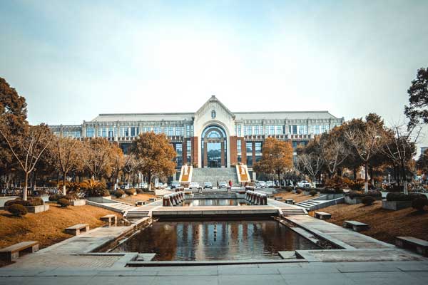 中國醫(yī)科大學(xué)護(hù)理專業(yè)招生