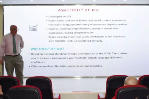 中育貝拉國際高中北京校區(qū) 體驗什么是真正的家長會