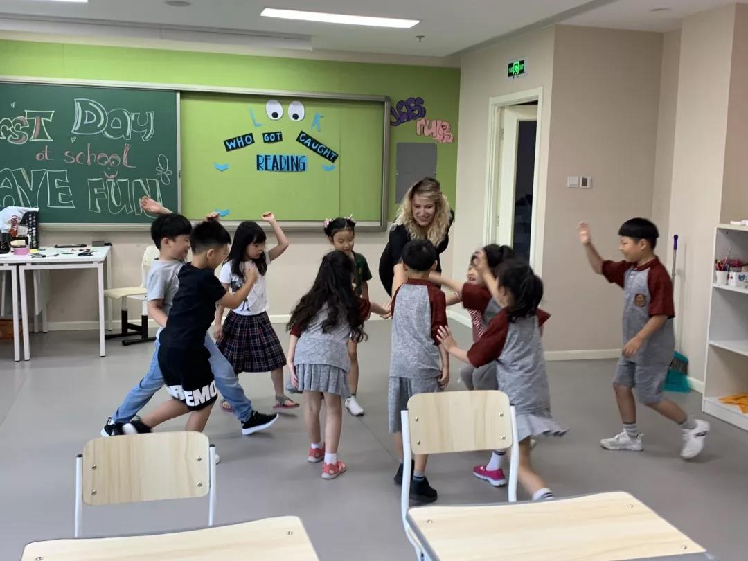 北京明誠外國語學校