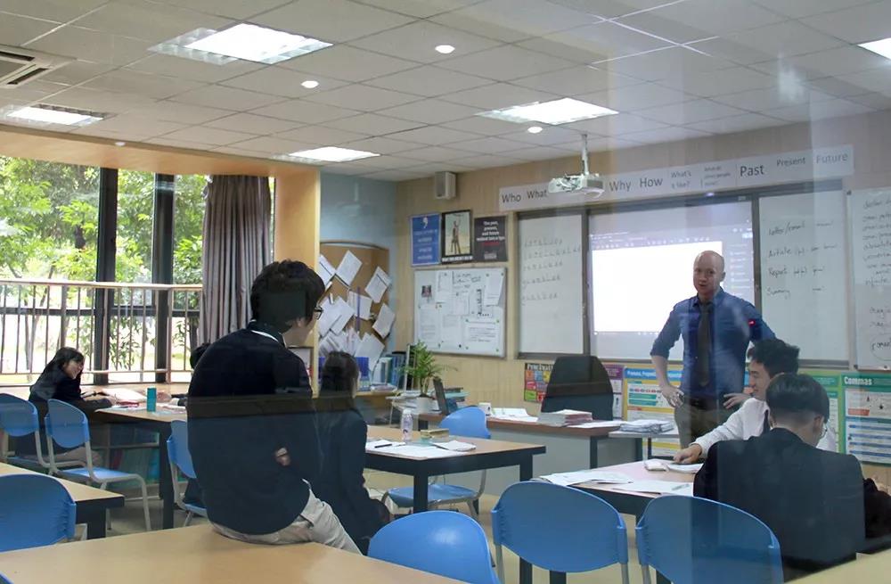 牛津國(guó)際公學(xué)成都學(xué)校