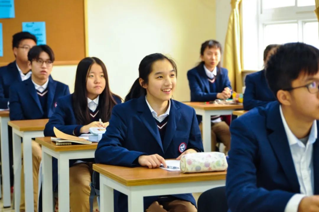 中關(guān)村外國(guó)語(yǔ)學(xué)校