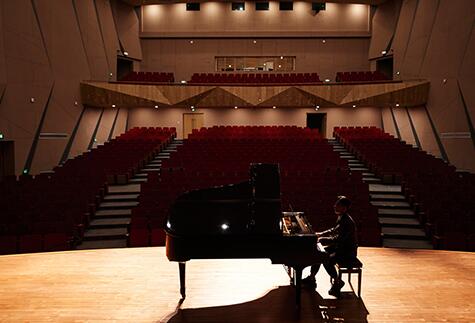 藝術國際高中課程