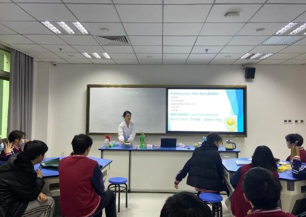 北京力邁中美國(guó)際學(xué)校香港班