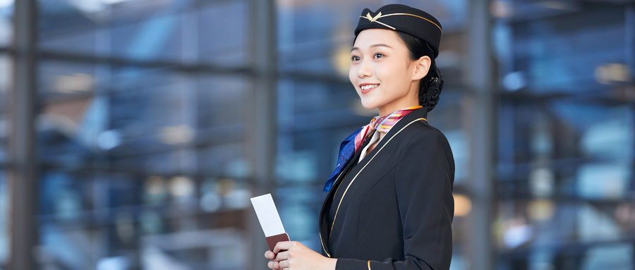 初中畢業學航空服務專業好嗎
