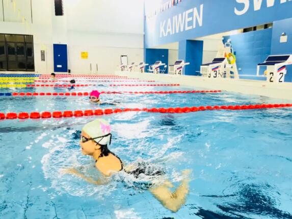 北京市朝陽區凱文學校游泳課