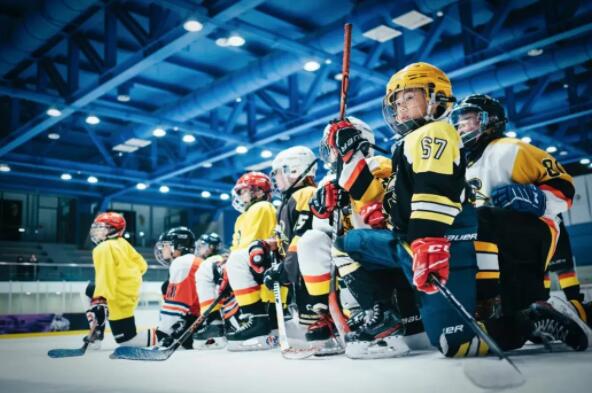 北京朝陽凱文學校冰球場.