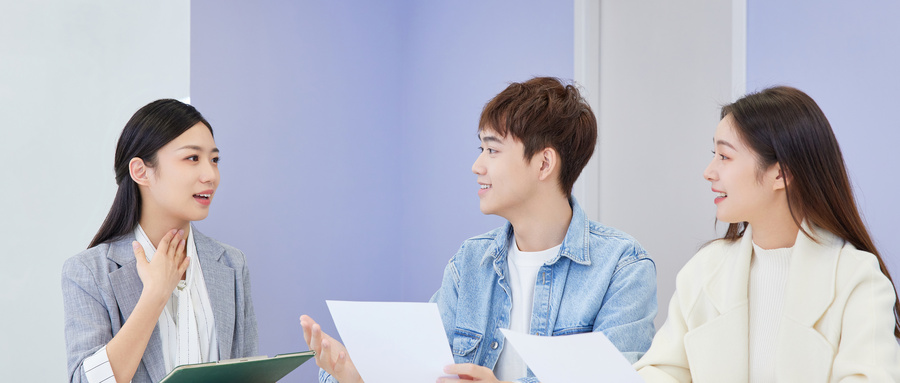 什么樣的人適合報(bào)播音主持專業(yè)?