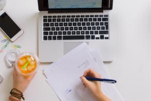 女生學互聯網金融專業月薪