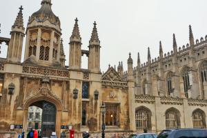 遼寧理工學(xué)院應(yīng)用技術(shù)學(xué)院學(xué)費(fèi)標(biāo)準(zhǔn)是多少？