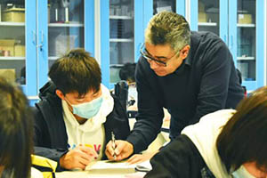 北京東方紅學校入學考試卷子難嗎