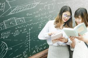 女孩子學金融管理專業好不好?