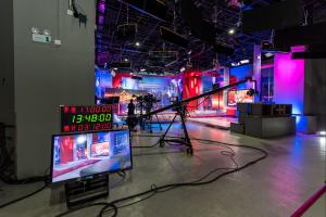 播音主持專業(yè)的工作是朝九晚五制么?