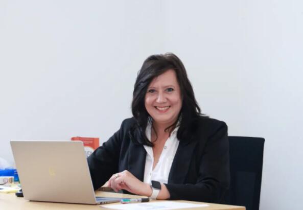 bW(xu)У޿O(jin)Ms. Lotje Smith.jpg