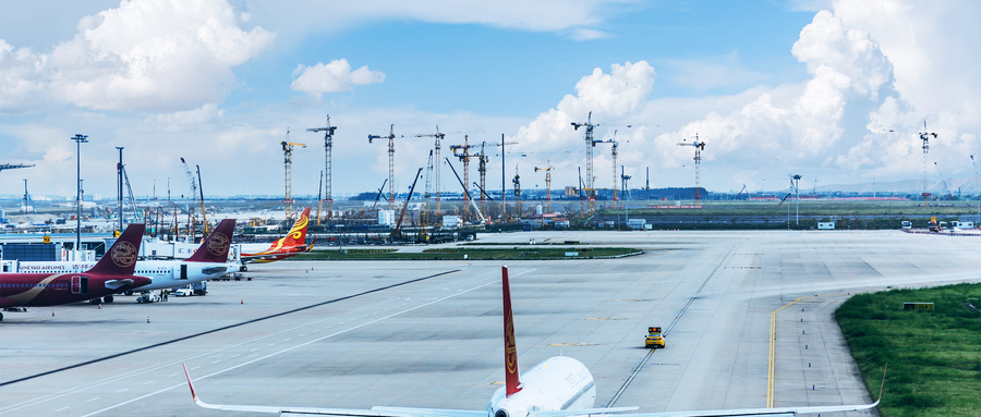 福建航空服務專業學校一年費用多少?