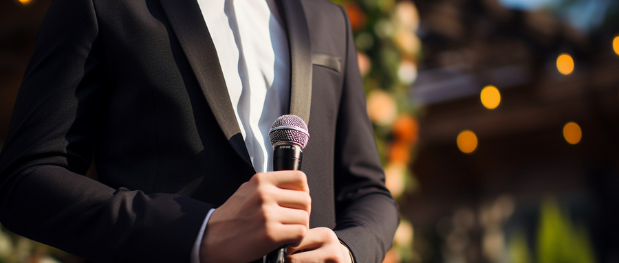 參加播音主持專業藝考需要具備什么條件?