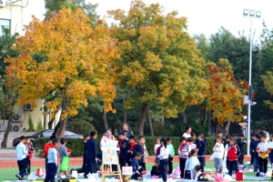 北京市匯賢學校開展跳蚤市場愛心義捐活動！