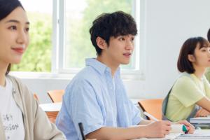 西南林業大學外國語學院專業有幾個？