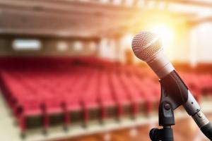 藝考播音主持專業錄取分低的招生學校推薦