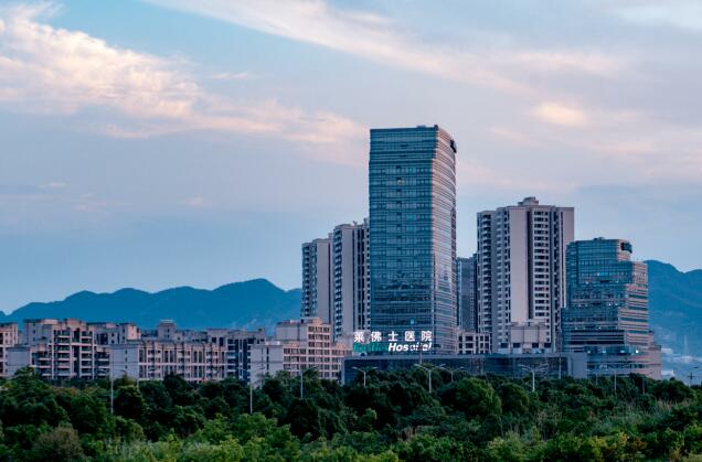 耀中耀華醫學體驗項目