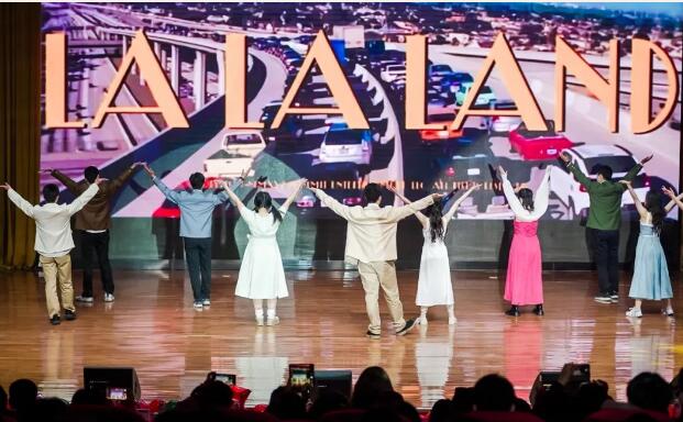 成都七中國際部文藝匯演圖4