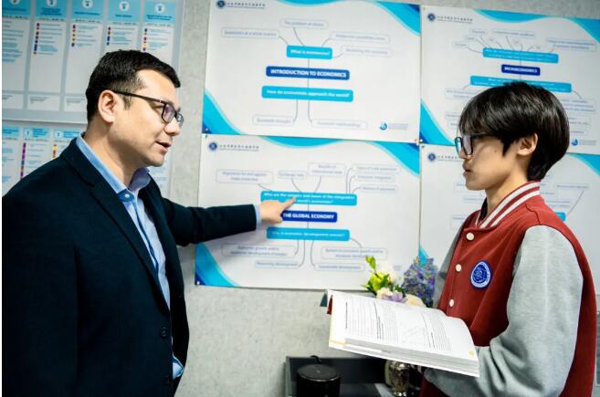 北京新府學外國語學校鋼琴王子秦瑧