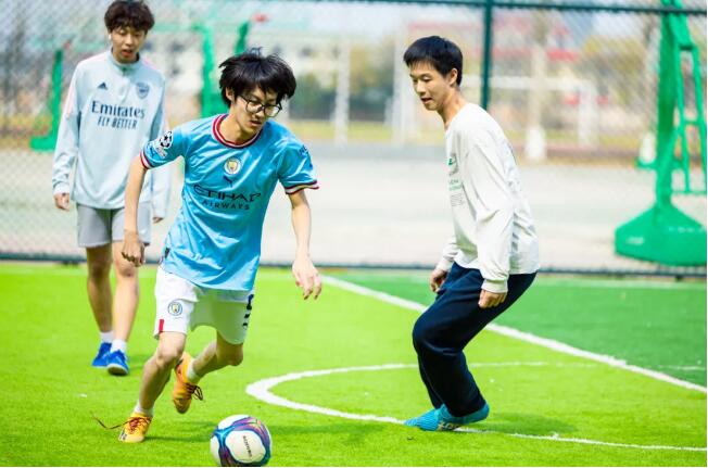 北京新府學外國語學校鋼琴王子秦瑧