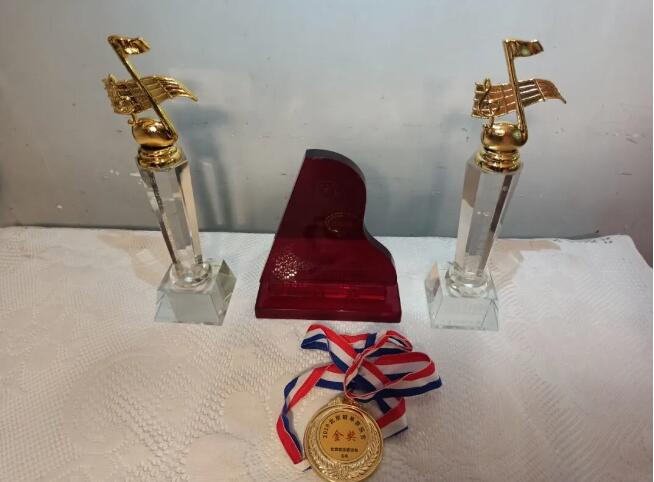 北京新府學外國語學校鋼琴王子秦瑧