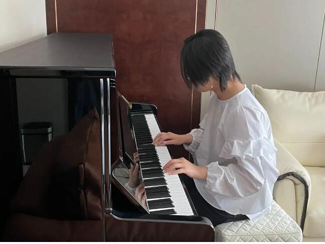 愛(ài)迪優(yōu)秀學(xué)生專(zhuān)訪:張睿琳