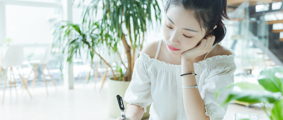 2024年湖南高考大學錄取分數線及位次暫未公布,高校招生為大家整理了2023年湖南高考大學錄取分數線位次排名表,湖南考生們可以參考一下。