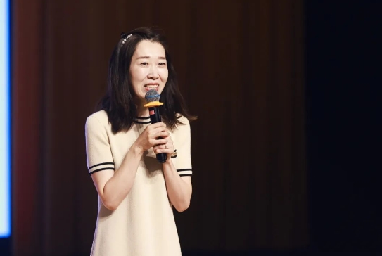 北京德閎學(xué)校幼兒園大班的寶貝們畢業(yè)啦