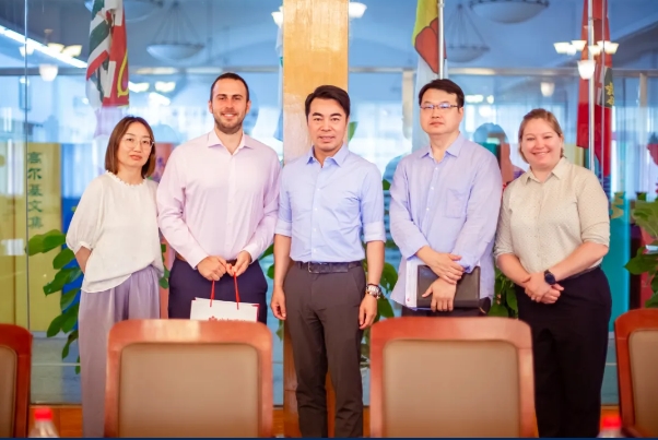 多倫多大學來北京中加學校探