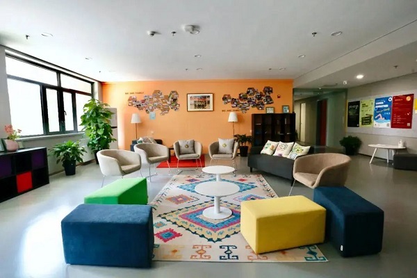 朝陽凱文宿舍休息區(qū)