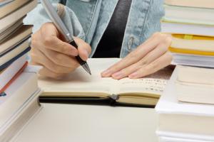 北京涉外經濟專修學院招生專業有哪些？