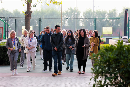 俄羅斯公立學(xué)校來樹人學(xué)校訪問g